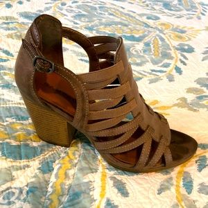RAMPAGE Strappy Sandals with Chunky 3-1/2” Heel
